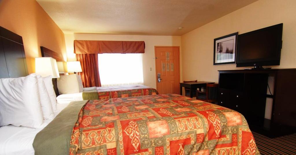 Palm Aire Hotel And Suites Weslaco Room photo